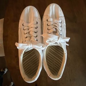 Taos white sneakers